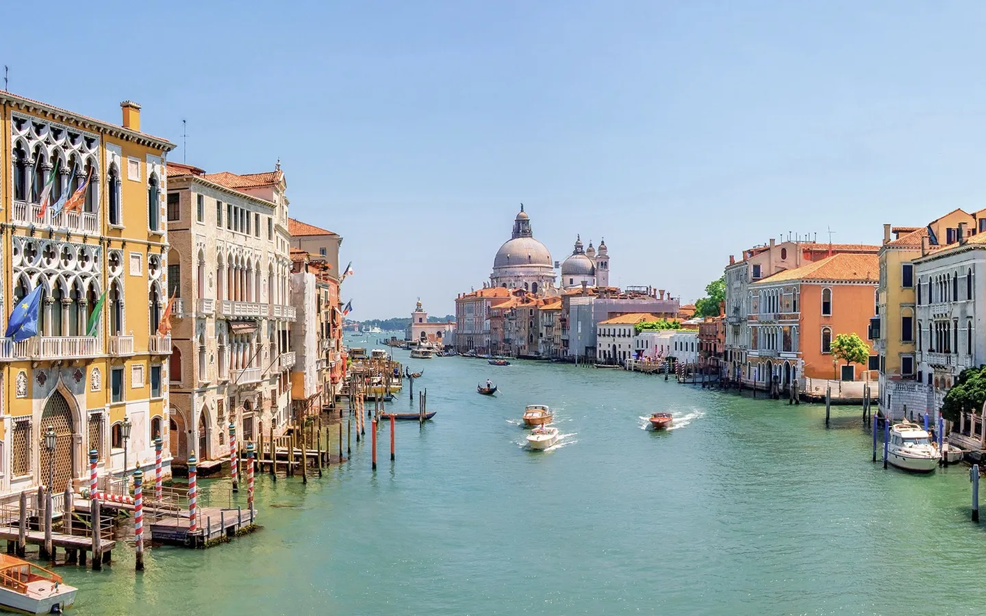 Grand Canal buildings and the dome of Santa Maria della Salute